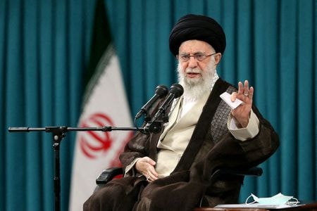 　１２月６日、イランの最高指導者ハメネイ師（写真）は、「国家の文化システムの革命的再構築」を呼びかけた。提供写真（２０２２年　ロイター／WANA (West Asia News Agency)）