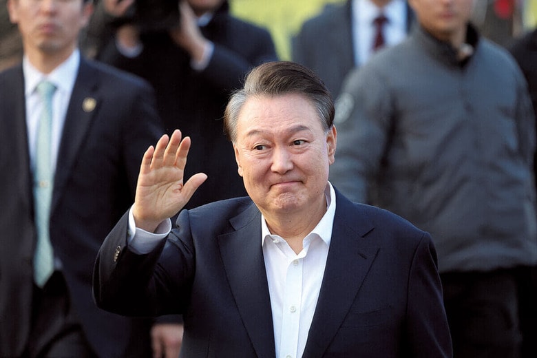 ソウル市近郊の拘置所から釈放された尹（3月8日）　KIM HONG-JIｰREUTERS