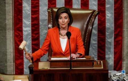 　１１月１４日、米野党・民主党のペロシ下院議長は、ウクライナ疑惑をめぐりトランプ米大統領が行った行為は「賄賂」にあたるとの認識を示した。米首都ワシントンで１０月３１日撮影（２０１９年　ロイター/Tom Brenner）