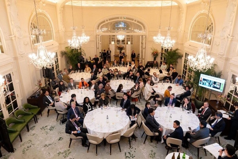 会場はコリンシア ホテル ブリュッセルのエリザベスホール。現地のインフルエンサーやジャーナリスト、政府関係者が多数参加した