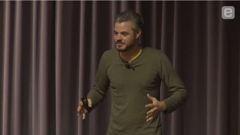 スタンフォード大学での講演で、「惨めで、最低の人間」だった過去と決別し、世界の８億人に清潔で安全な飲料水を届けるべく慈善団体を立ち上げた経験を語るスコット・ハリソン　Stanford eCorner-YouTube