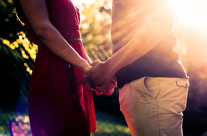 インターネットの普及でアメリカの恋愛事情はどんどん変化している  Martin Cvetkovic-iStockphoto