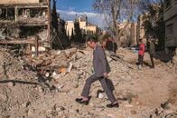 イランの現体制には反対だが、侵略は許せない...爆音響くテヘランで、市民は何を思う