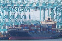 マレーシア輸出、7月は前年比38％増　予想上回る