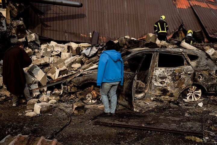 6月10日の爆撃後のキーウ市内の様子
