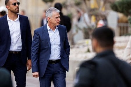 　イスラエルの諜報機関モサドのデビッド・バルネア代表は、対イラン作戦で諜報員らが担った役割を称賛するとともに、米中央情報局（ＣＩＡ）に感謝の意を表した。写真はテルアビブで２０２３年１月撮影（２０２５年　ロイター／Amir Cohen）