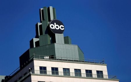 ABCのロゴ。カリフォルニア州バーバンクで2014年2月5日撮影。REUTERS/Mario Anzuoni