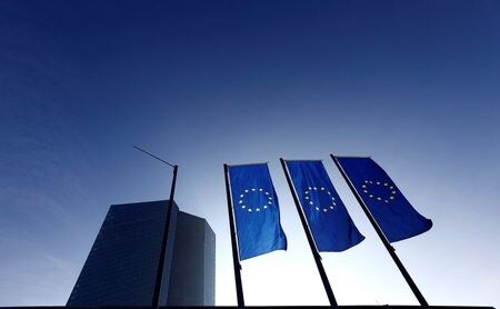 欧州中央銀行（ＥＣＢ）理事会メンバーのホルツマン・オーストリア中銀総裁は６日、ユーロ圏のインフレ率が２０２２年に２％以下の水準になる可能性は極めて低いと述べた。２０１５年１月撮影（２０２１年　ロイター/Kai Pfaffenbach）
