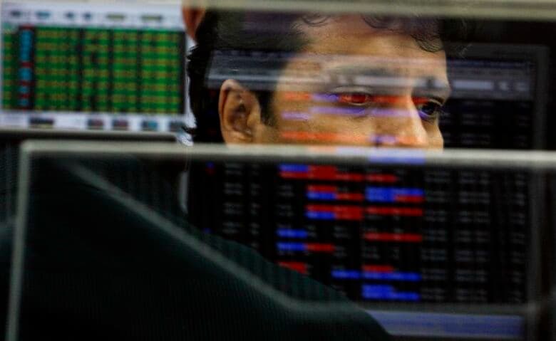 2008年3月7日、ムンバイの証券会社 REUTERS/Arko Datta