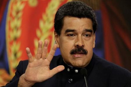 　８月２２日、ベネズエラのマドゥロ大統領は、同国と米国の関係は過去最悪になっていると述べた。大統領官邸で外国人記者向けに演説した際の発言で、この模様は全国でテレビ中継された。写真は演説する同大統領（２０１７年　ロイター／Marco Bello）