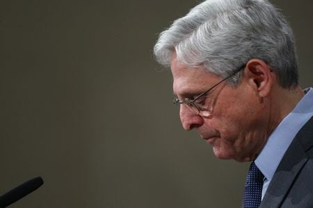　６月１４日、ガーランド米司法長官（写真）は、政治家の通話や電子メール記録を司法省が入手することをより厳格に制限する考えを示した。米首都ワシントンで１１日、代表撮影（２０２１年　ロイター）
