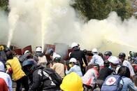 ミャンマー、抗議デモ参加者3人死亡　メディア5社の免許剝奪