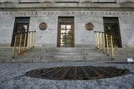 米財政黒字、4月は17％減の2150億ドル　利払い費やイラン戦費など歳出増加
