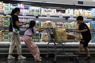 中国、高齢者人口が初めて子ども上回る　少子高齢化鮮明に