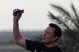 マスク氏、スペースＸがＩＰＯ前にＡＩ特化型端末披露との報道否定
