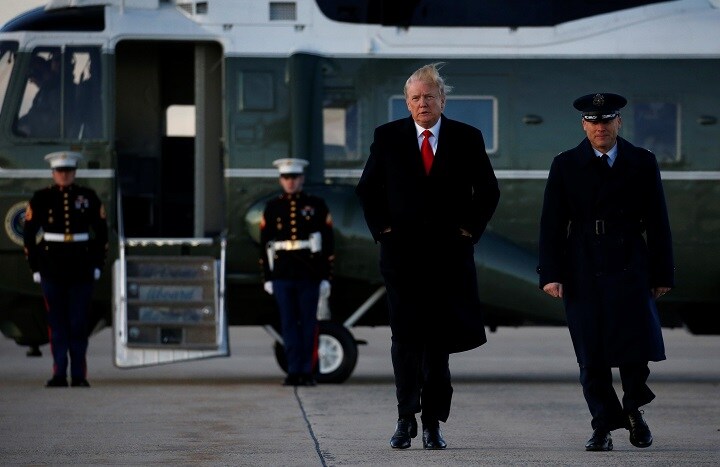 2月2日、メリーランド州のアンドリュー空軍基地に到着したトランプ大統領　Leah Millis-REUTERS