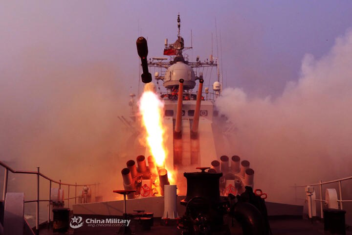 東シナ海で実戦演習を行う中国軍（2019年4月）　Zhong Yuhang/People\'s Liberation Army