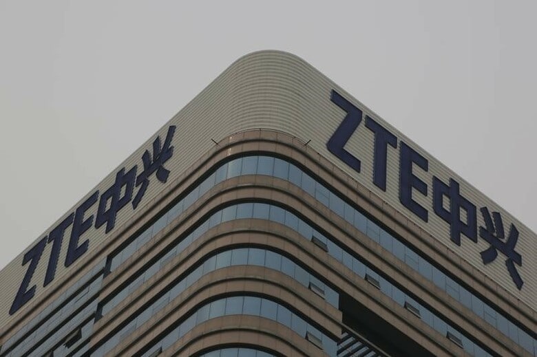 ５月２２日、トランプ米大統領は中国通信機器大手の中興通訊（ＺＴＥ）に対し１３億ドルの罰金を科し、経営陣の刷新を求める案を明らかにした。写真は２０１６年３月２２日、北京で撮影（２０１８年　ロイター／Kim Kyung-Hoon）