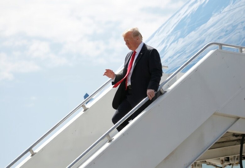 ７月９日、トランプ米大統領（写真）は、中国が北朝鮮の非核化に向けた取り組みの進行を妨げる可能性があるとの懸念を示しながらも、北朝鮮の金正恩（キム・ジョンウン）朝鮮労働党委員長は自身との確約を守ると確信していると述べた。米モンタナ州グレートフォールズで５日撮影（２０１８年　ロイター/Joshua Roberts）