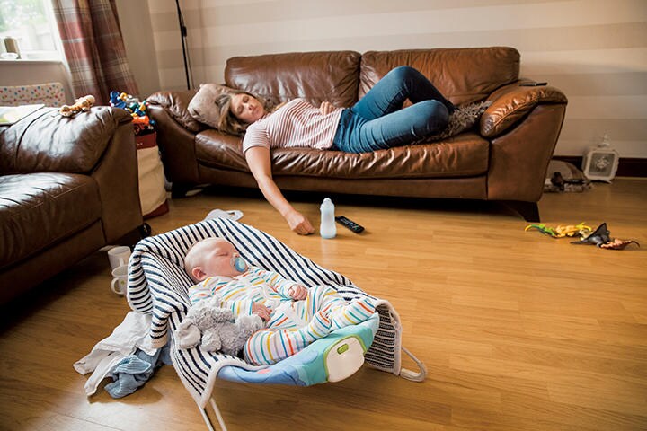 子育てに自信が持てないストレスは悪循環を生む。氾濫する情報やSNSとも上手に付き合いたい　DGLIMAGES-SHUTTERSTOCK