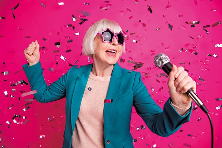 老いこそ成熟の極みと心得れば、年を重ねてこそ遊びも楽し　DEAGREEZ/ISTOCK