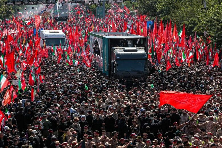 写真はイランの前​最高指導者アリ・ハメネイ師の国葬。7月6日、テヘランで撮影。イラン最高指導者事務局提供。REUTERS