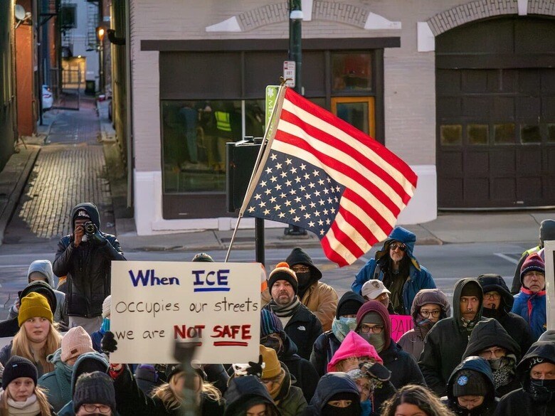 米国の都市を占拠するICEに抗議するデモ（1月23日、オハイオ州シンシナティ）Jason Whitman via Reuters Connect