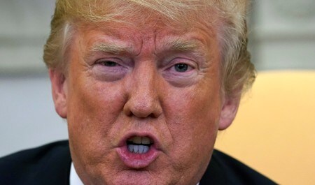 ５月１７日、トランプ米大統領は中国などが貿易を巡り「わがまま」になったとの認識を示した。写真は１７日、ワシントンのホワイトハウスで撮影（２０１８年　ロイター／Kevin Lamarque）