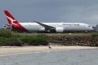 豪カンタス、燃料費の見通し引き上げ　自社株買い見送り