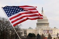 トランプが掲げる「ディープステートの一掃」へ...政府機関の「大量解雇」開始、教育省など解雇通知が続々