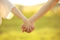 若者の｢恋愛離れ､セックス離れ｣はウソ　内閣府｢20代の4割がデート経験なし｣の本当の意味