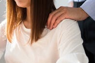 福祉の現場で頻発するハラスメントの背景に、男性管理職の行き過ぎた偏り