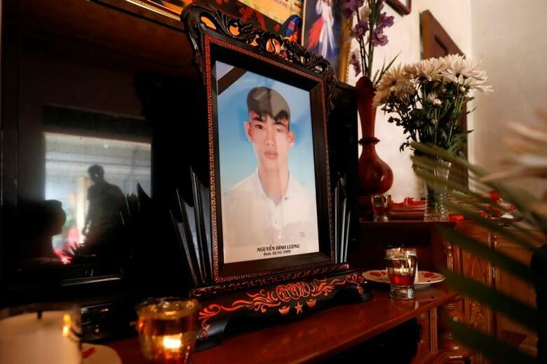 英ロンドン近郊グレーズでトラックのコンテナから３９人の遺体が発見された事件で、犠牲者の多くがベトナム人だった可能性が高まっている。写真は犠牲者の１人とみられているJoseph Nguyen Dinh Luongさん。１０月２７日、 ベトナムのハティン省で撮影（２０１９年　ロイター/Kham）