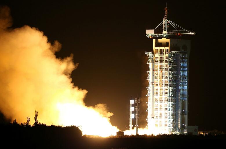 世界初の量子通信衛星、中国が打ち上げ成功　China Daily/REUTERS