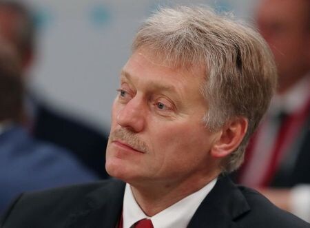 ロシア大統領府（クレムリン）のペスコフ報道官は１７日、ウクライナの北大西洋条約機構（ＮＡＴＯ）加盟は「越えてはならない一線だ」とし、その可能性が取りざたされていることに不快感を示した。報道官、４日撮影。（２０２１年　ロイター/Evgenia Novozhenina）