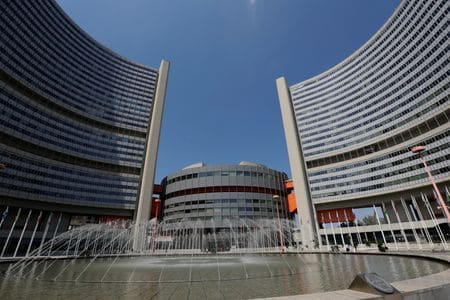 　　国際原子力機関（ＩＡＥＡ）は１２月２１日夜、北朝鮮の寧辺核施設にある原子炉で初めて核燃料が使用されているようだと発表した。写真はウィーンのIAEA本部。２０１９年６月撮影（２０２３年　ロイター/Leonhard Foeger）