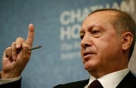 トルコ、エルドアン大統領自らロンドンで投資家向け説明会　経済法則無視の政策に不信高まる