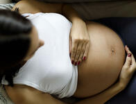 妊婦の頭に5センチ釘を打つ「代替医療」の顛末