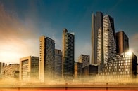 「東と西、南と北の架け橋へ」地政学上の鍵を握るサウジアラビアが目指す「サウジ・ファースト」の論理