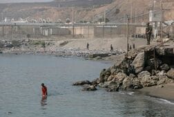 モロッコ、スペイン飛び地の領有権主張　協議対象でないとスペイン