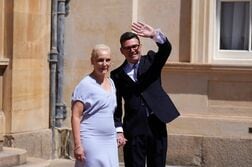 トランプ氏、英国のバーナム新首相と電話会談「非常に有意義」