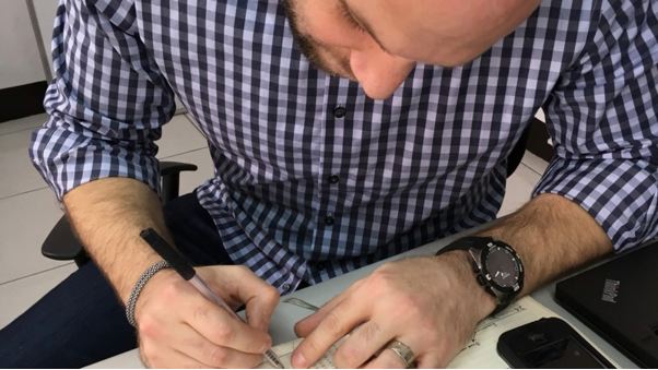 几帳面で勇敢なリーダー（ジョーダン）のメモ姿