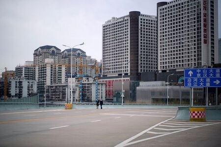 　３月３０日、中国国家衛生健康委員会によると、２９日に本土で確認された新型コロナウイルスへの新たな感染者は３１人で、前日の４５人から減少した。写真は湖北省で２８日撮影（２０２０年　ロイター／ALY SONG）