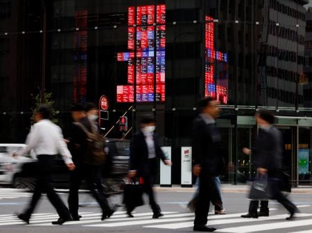 財務省が１日公表した２０２５年４－６月期の法人企業統計によると、金融業と保険業を除く全産業の設備投資額は前年同期比７．６％増だった。写真は２０２３年１０月、東京で撮影（２０２５年　ロイター/Kim Kyung-Hoon）