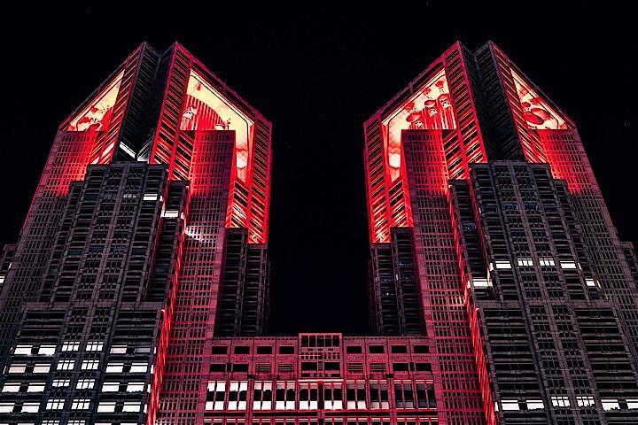 １月２日、新型コロナウイルスの感染が拡大する東京都など首都圏の１都３県は、政府に緊急事態宣言を出すよう要請した。