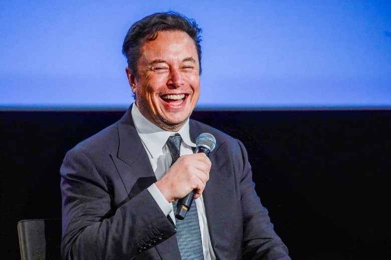 米電気自動車（EV）大手テスラのイーロン・マスク最高経営責任者（CEO）（写真）が、米ツイッターの買収手続き完了後、テスラ株1950万株、39億5000万ドル相当を売却していたことが有価証券報告書で明らかになった。ノルウェー・スタバンゲルで8月撮影。NTB提供（2022年　ロイター）