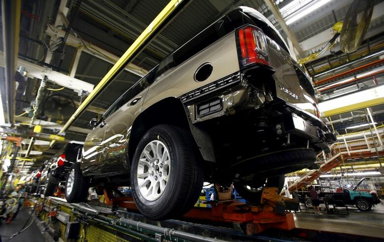 2015年6月9日、テキサス州のゼネラルモーターズ組立工場。GM-SUVS/ REUTERS/Mike Stone/File Photo