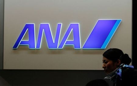 　９月２５日、ＡＮＡホールディングスの広報担当者は、同社が公募増資を検討しているとの報道に関連し、「決まったことはない。報道にあるような増資を検討している事実はない」とコメントした。写真は成田で２０１３年１月撮影（２０２０年　ロイター／Shohei Miyan）