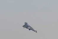 【動画】もはや中国は「隠す気なし」...謎に包まれていた中国J-36最新戦闘機、超低空で街中を飛ぶ姿を目撃