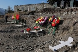旧紛争地で複数見つかる「集団墓地」、市民への拷問の形跡も…ナゴルノ・カラバフで何があったのか
